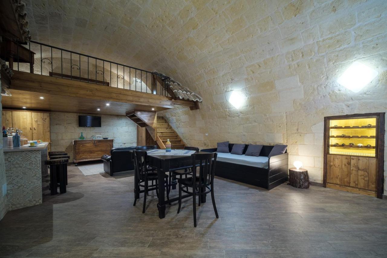 Roberto'S Guest House Andria Bagian luar foto