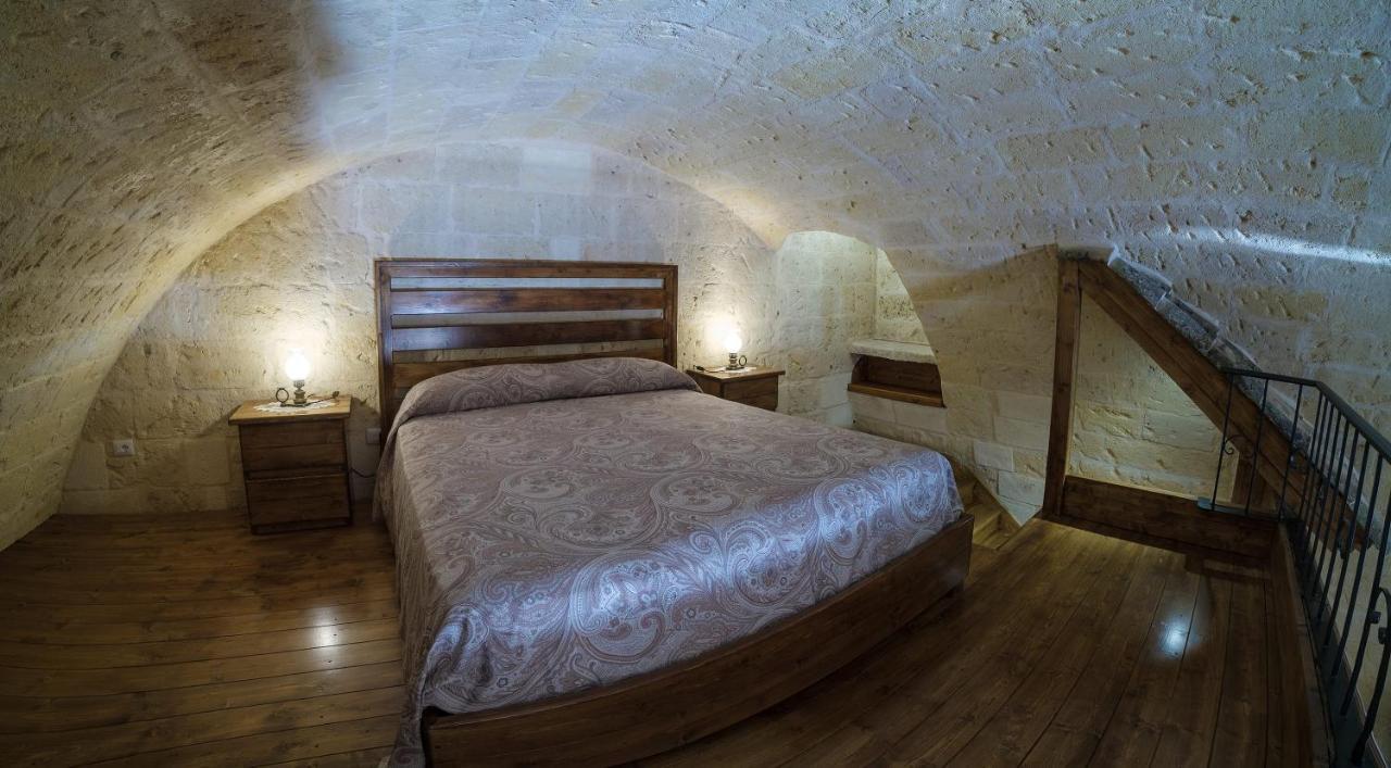 Roberto'S Guest House Andria Bagian luar foto