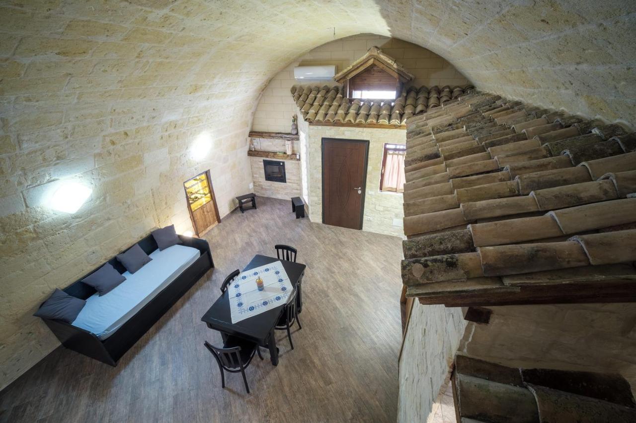 Roberto'S Guest House Andria Bagian luar foto