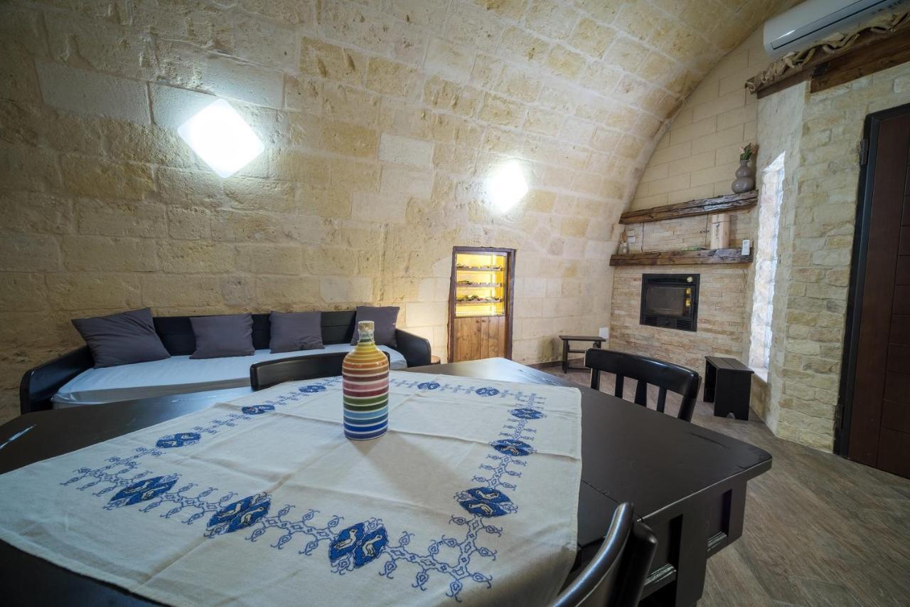 Roberto'S Guest House Andria Bagian luar foto